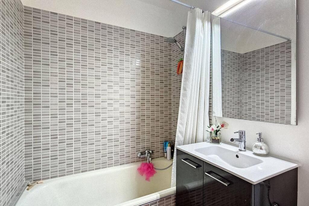 Spacieux A 150m De La 2 Terrasses Appartement *